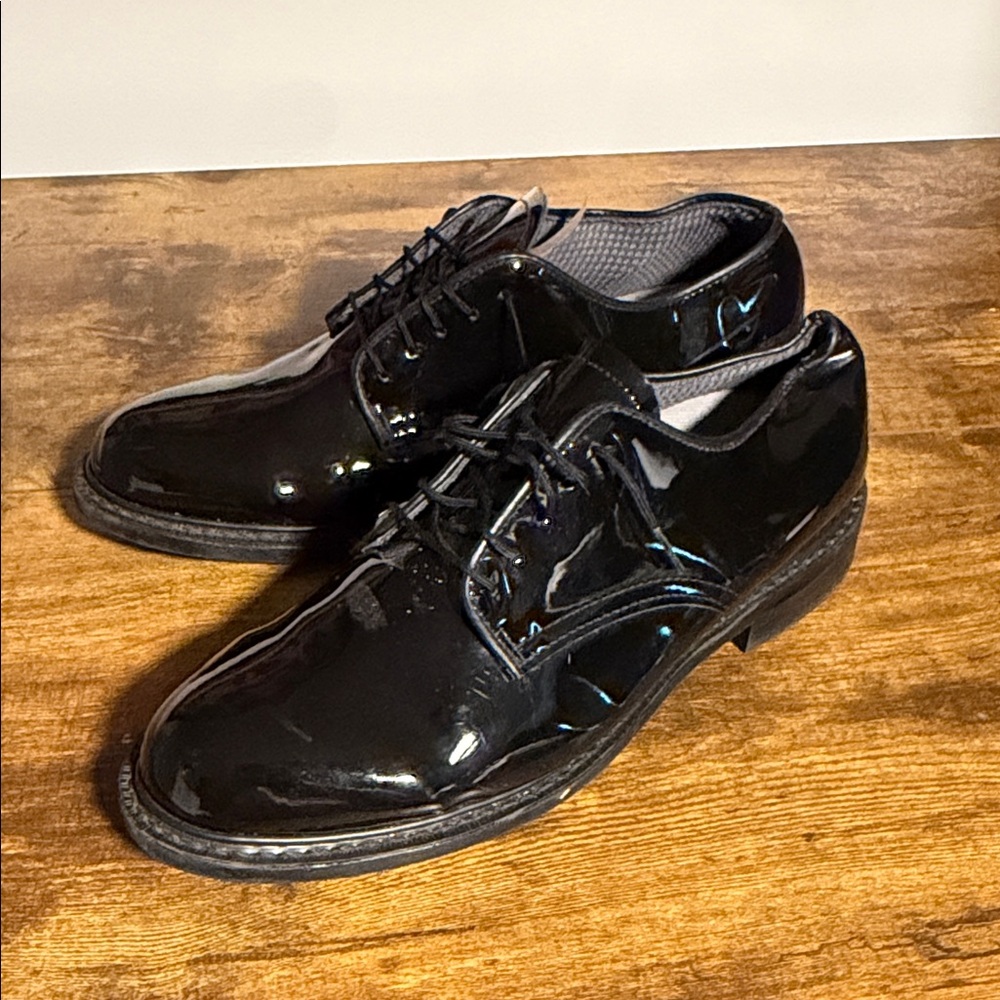 Vibram Classic Black Men's Dress Shoes